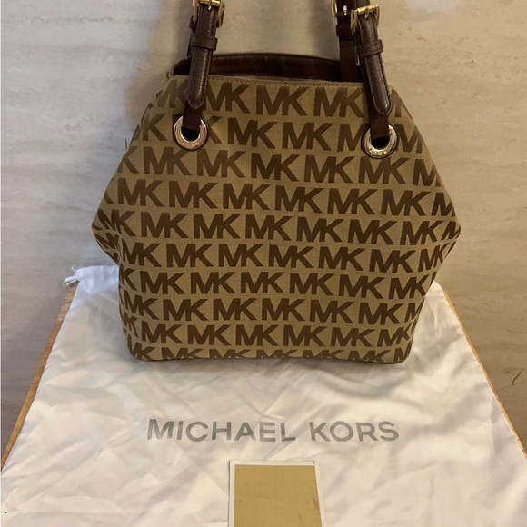 Michael Kors Jet Set Grab Tan and Brown Logo Hobo Tote - Picture 2 of 16
